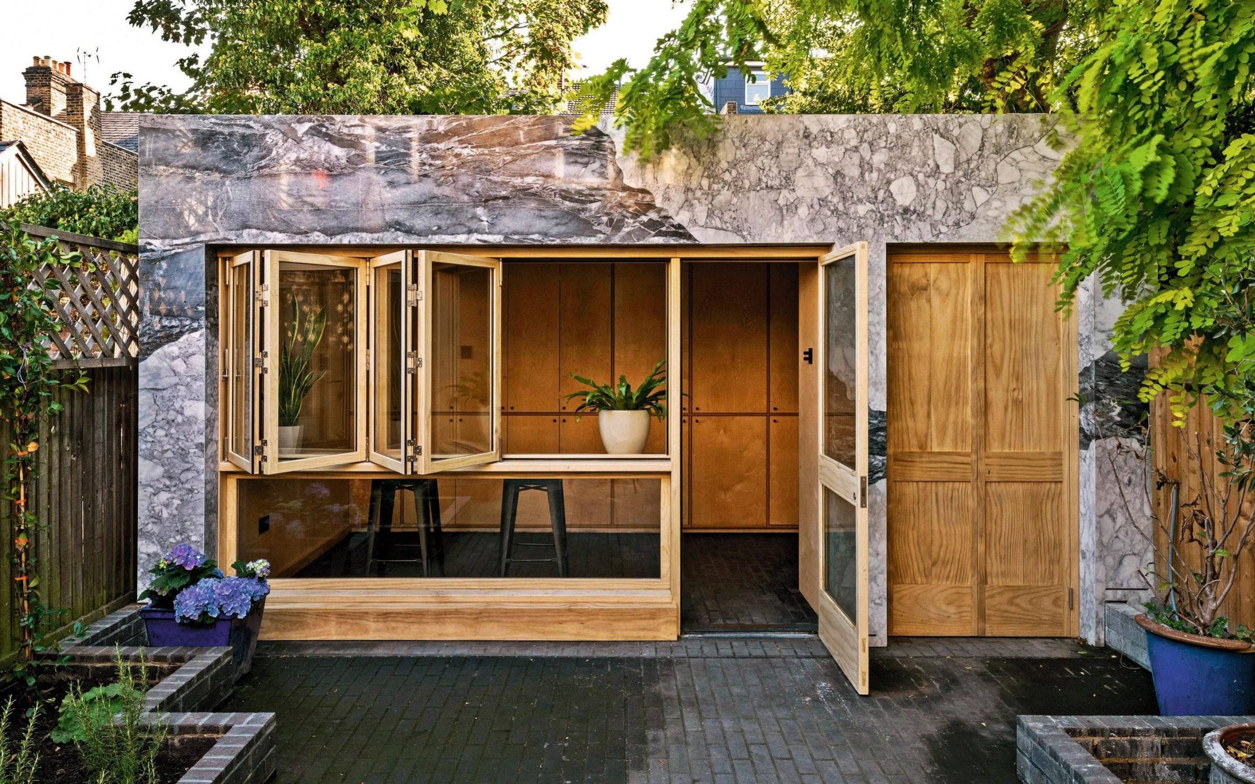 Build Your Own Garden Office to Separate Work From Home