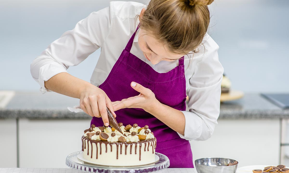 How to Make a Small Cake