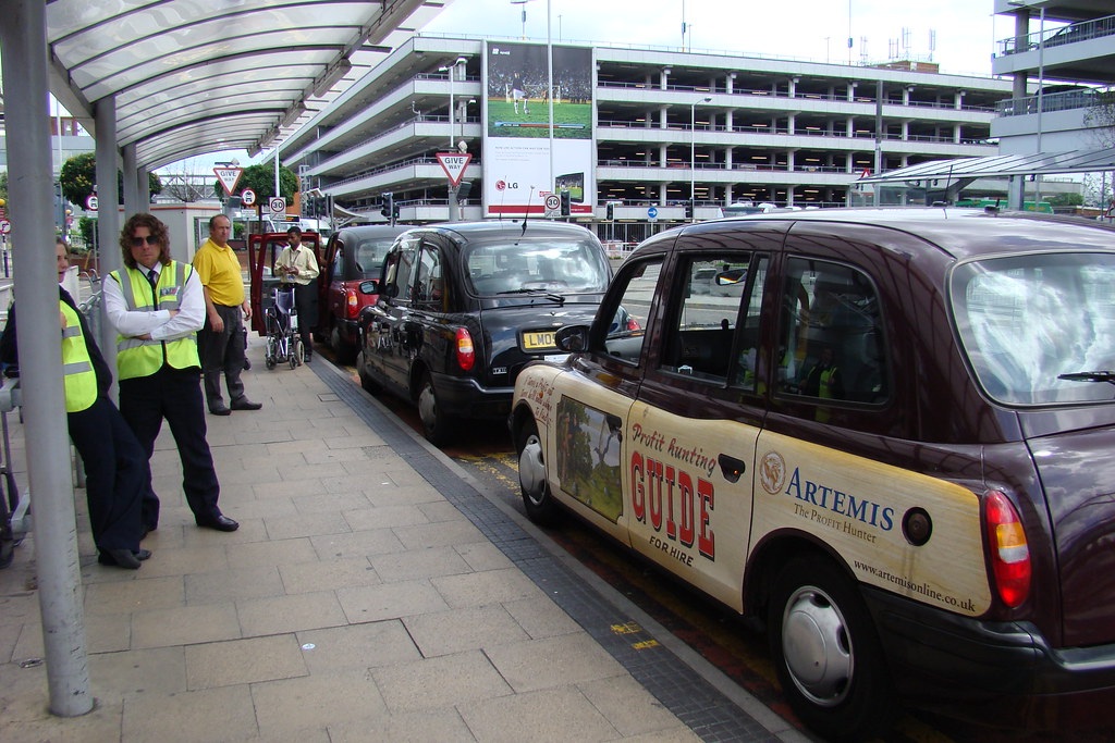 The Ultimate Guide to Booking a Taxi to Heathrow Airport